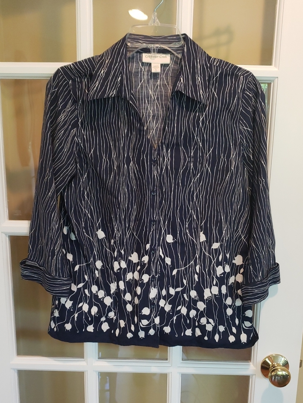 Coldwater Creek Navy Button-Front Shirt with White Vine Floral Print Size: S